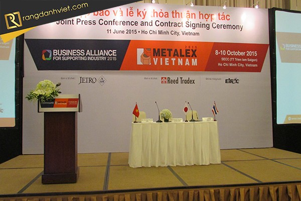 Thiết kế sân khấu